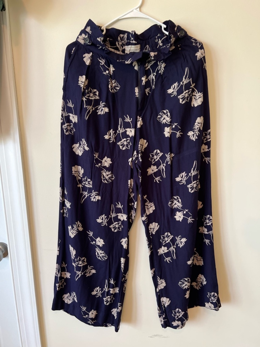 Urban Outfitters Navy Wide-Leg Floral Pull-On Pants